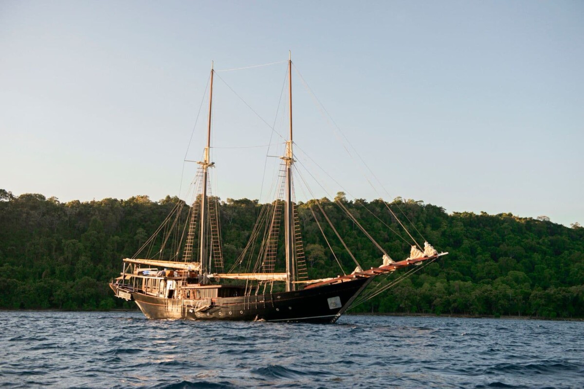 Discover Raja Ampat with the Amandira Yacht