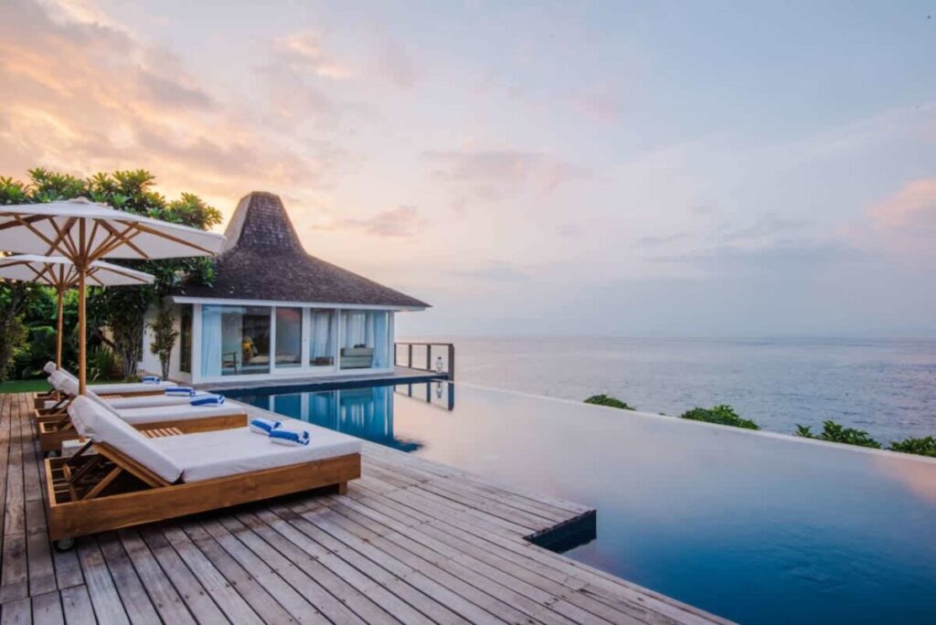 beachfront villa in Nusa Lembongan