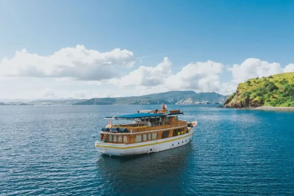 Magia 2 Yacht Charter
