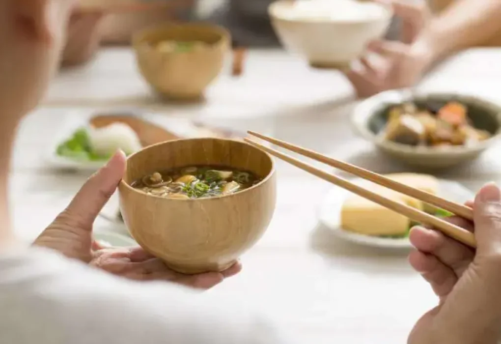 japanese chopstick etiquette