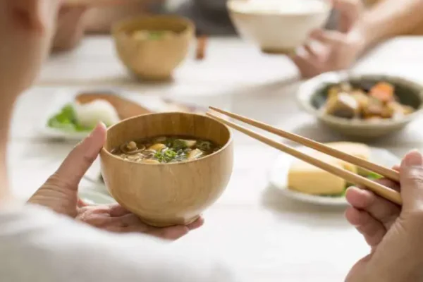 japanese chopstick etiquette