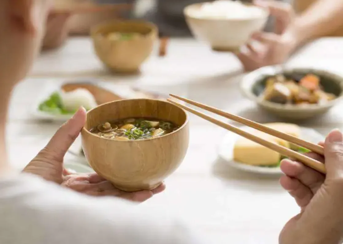 japanese chopstick etiquette